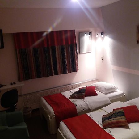 זוטנדאל Hotel Apollo מראה חיצוני תמונה