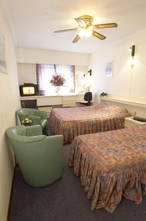 זוטנדאל Hotel Apollo מראה חיצוני תמונה