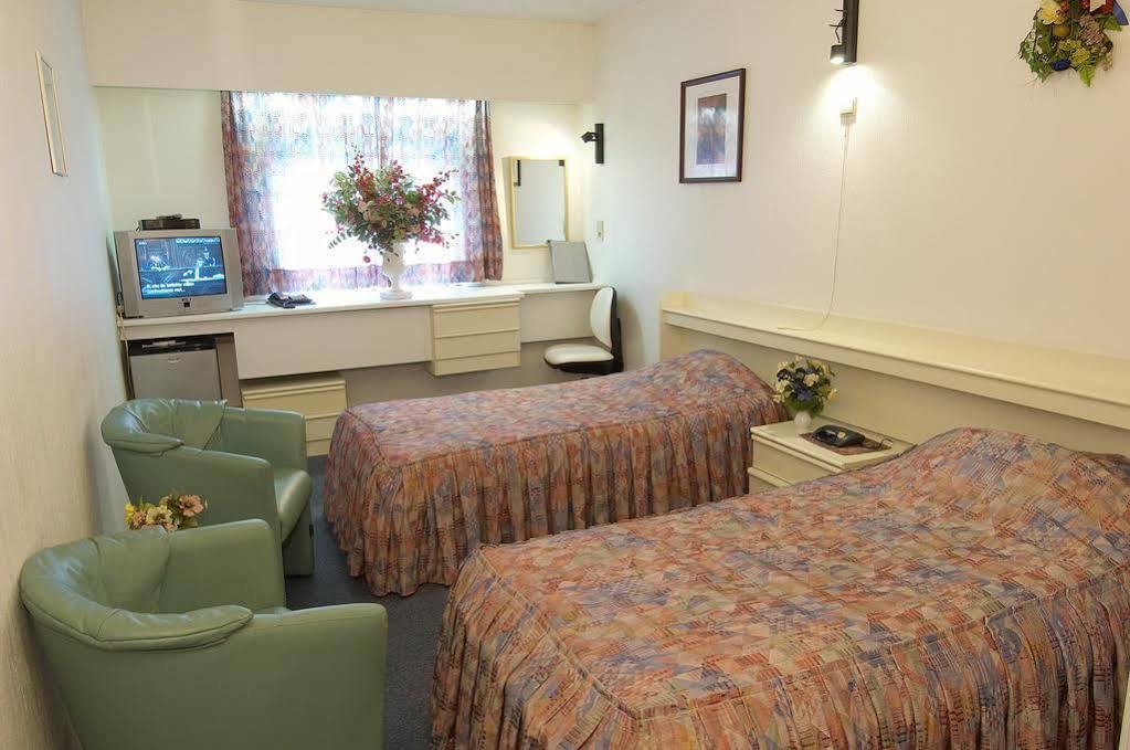 זוטנדאל Hotel Apollo מראה חיצוני תמונה